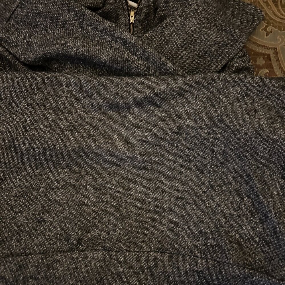 Beautiful Over Sized Cowlneck - Picture 5 of 5